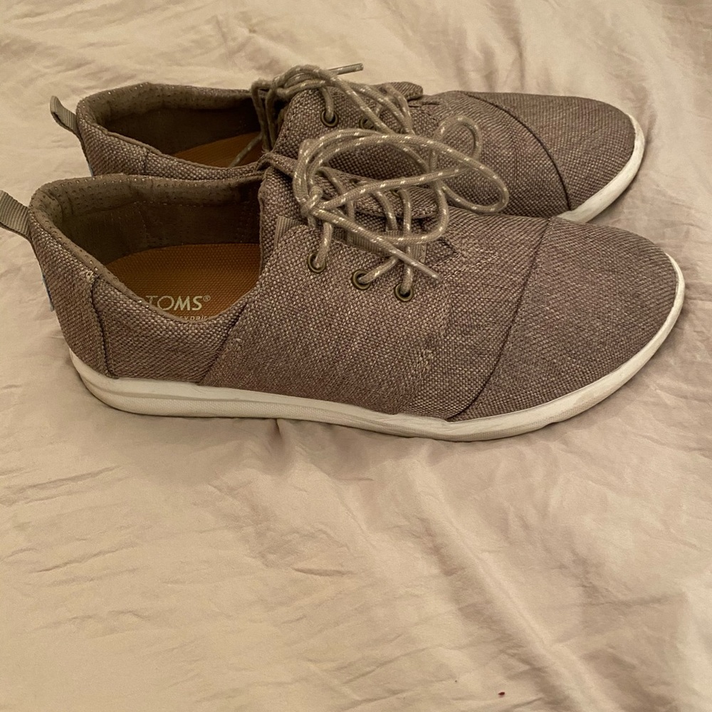 Women’s Toms